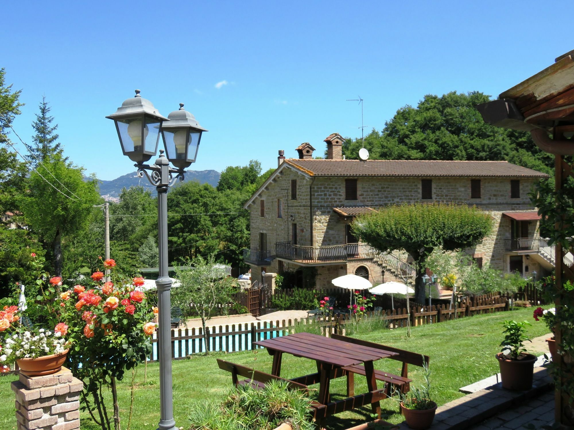 Agriturismo Ponte Di Riocchio Gubbio Eksteriør billede